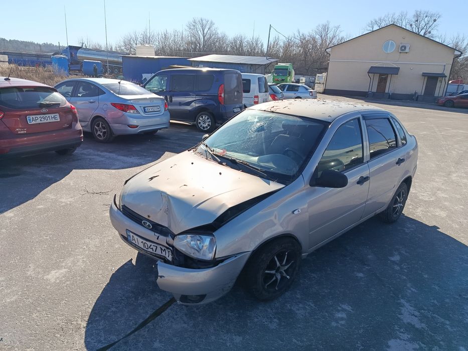 Лада Калина після дтп на запчастини