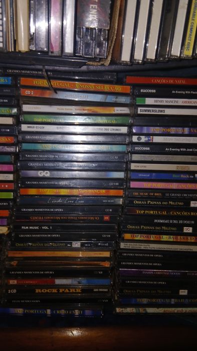 Lote 150 Cd musica diversa por 120 €
