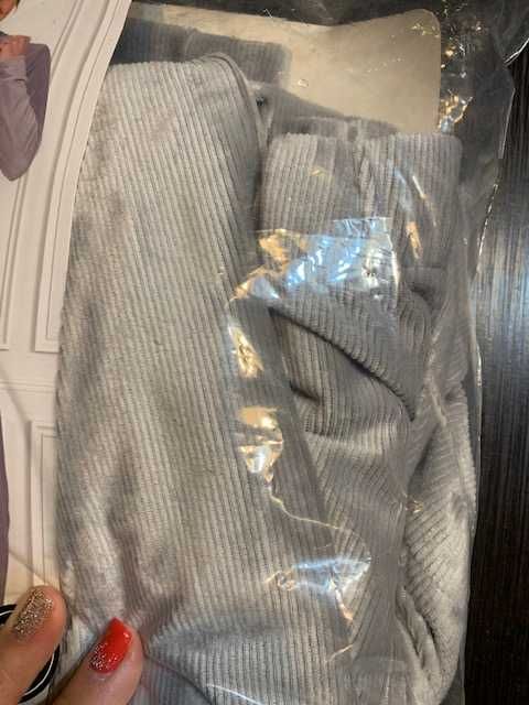 Świetny, wygodny i bardzo miły dres XL kolor szary NOWY