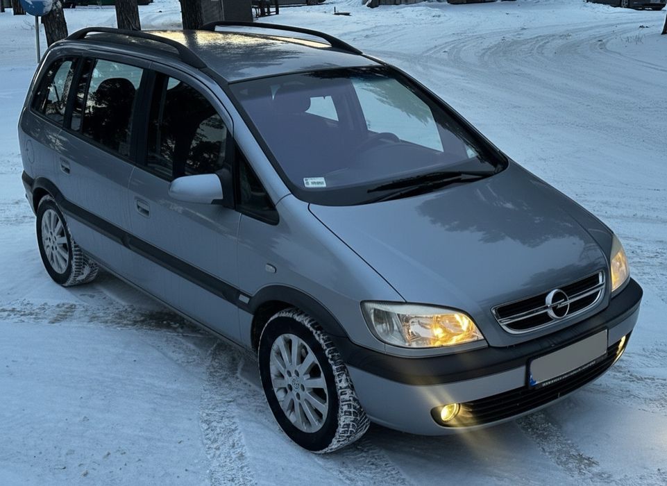 Свіжопригнана Опель Зафіра 1.8ГАЗ-БЕНЗИН  не розмитнена вже в Києві