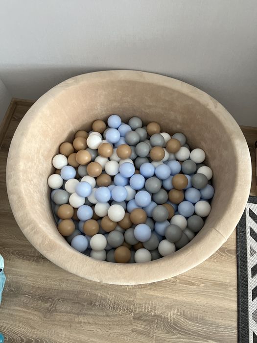 Продам сухий басейн з кульками