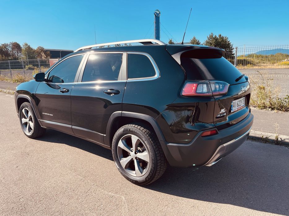Продам Jeep Cherokee