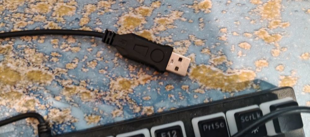 Продам механическую клавиатуру