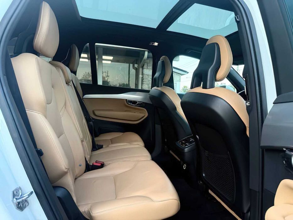 Volvo XC90      2018