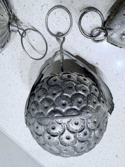 Grandes antigas peças de Balangandãs em metal cor prata - preço cada