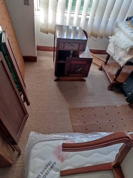 Vende-se quarto completo