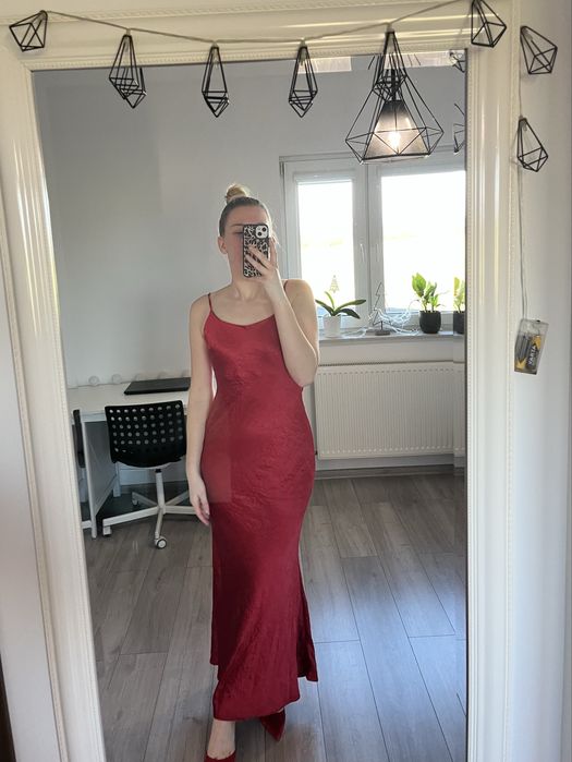 Czerwona sukienka maxi