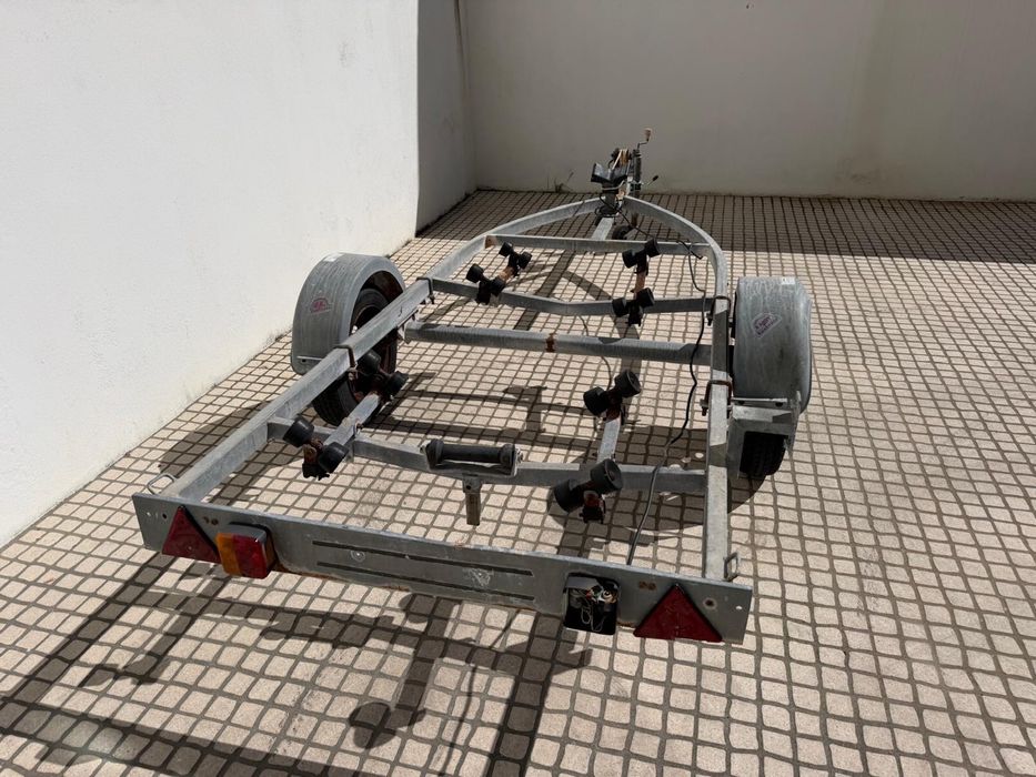 Atrelado Maxi Jet