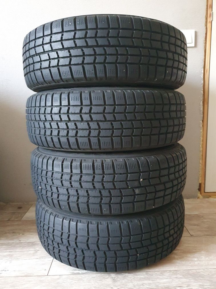 Комплект зимней резины 185/65 r15: 1 000 грн. - Автошини Харків на Olx
