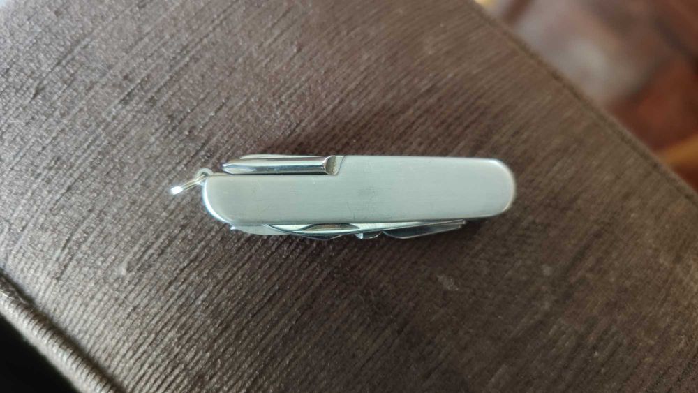 Canivete suíco multifunções