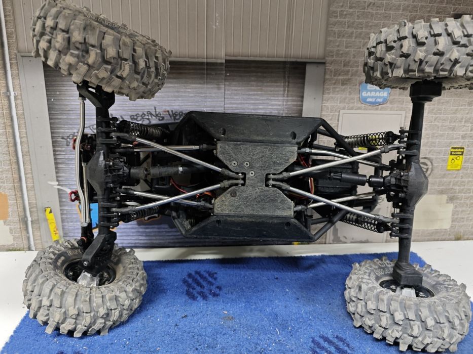 Axial Capra original