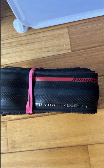Conjunto Rodas DT Swiss + Guiador + Câmaras