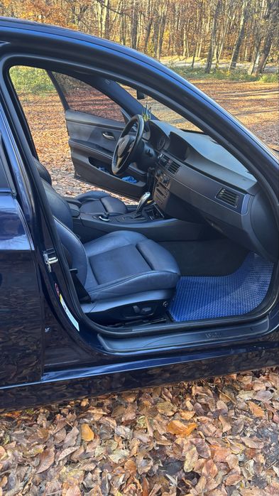 BMW E 90 330 XD 2006 року