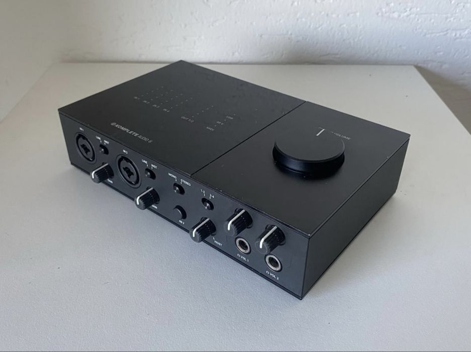 Native Instruments Komplete Audio 6 MK2 - професійний аудіоінтерфейс
