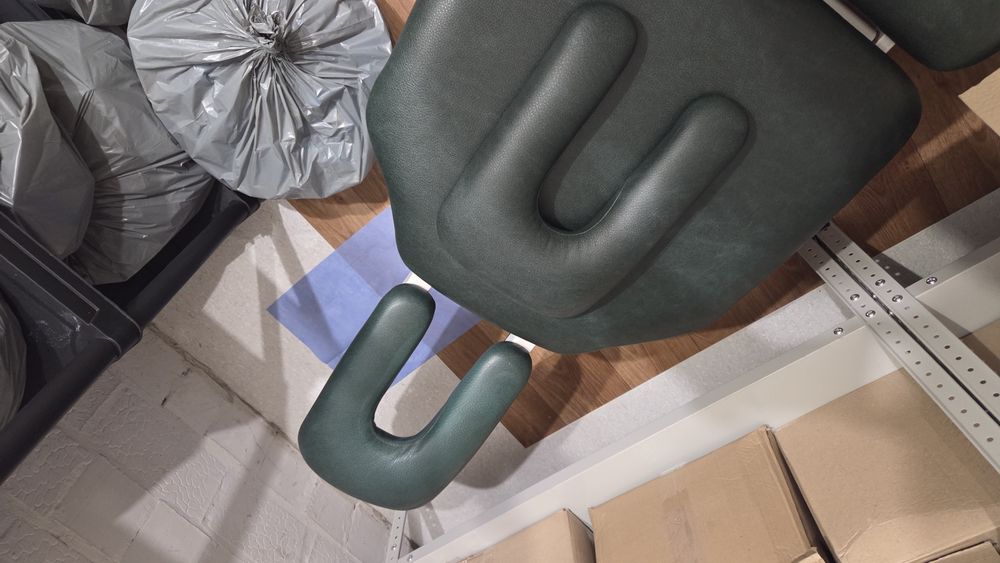 Продам стол массажний