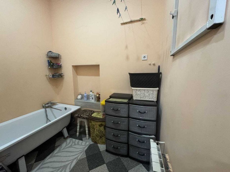 2 комнатная квартира с ремонтом на Черемушках, гараж, сарай