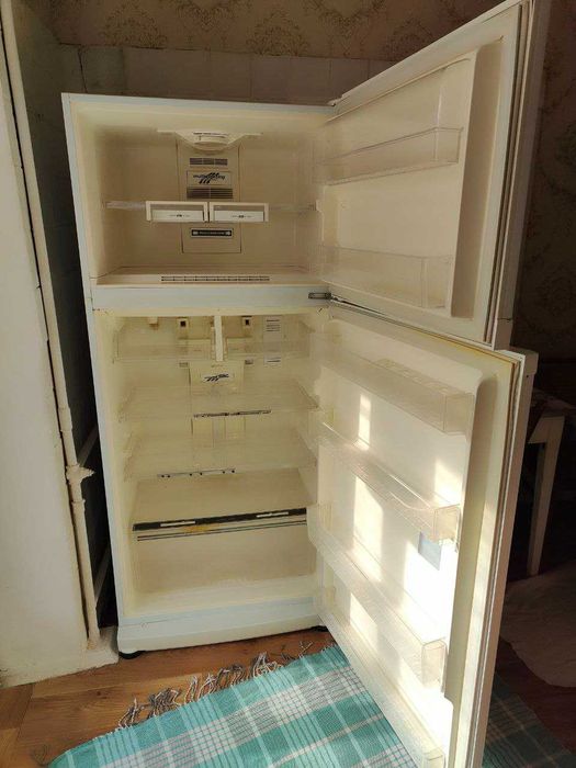 Холодильник Samsung