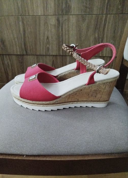 NOWE czerwone sandaly