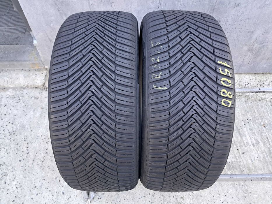 Резина зима 80% протектор Continental 245/45 R19 All Season Contact