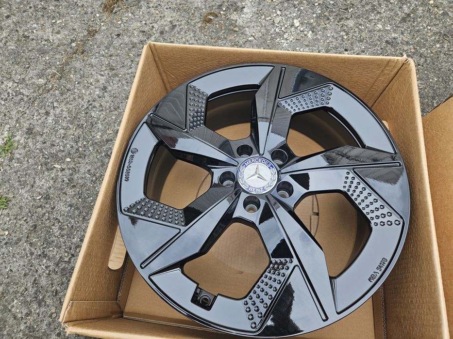 Felgi aluminiowe 5x112 7.5j et 32 66.6 19" mercedes glc nowe.