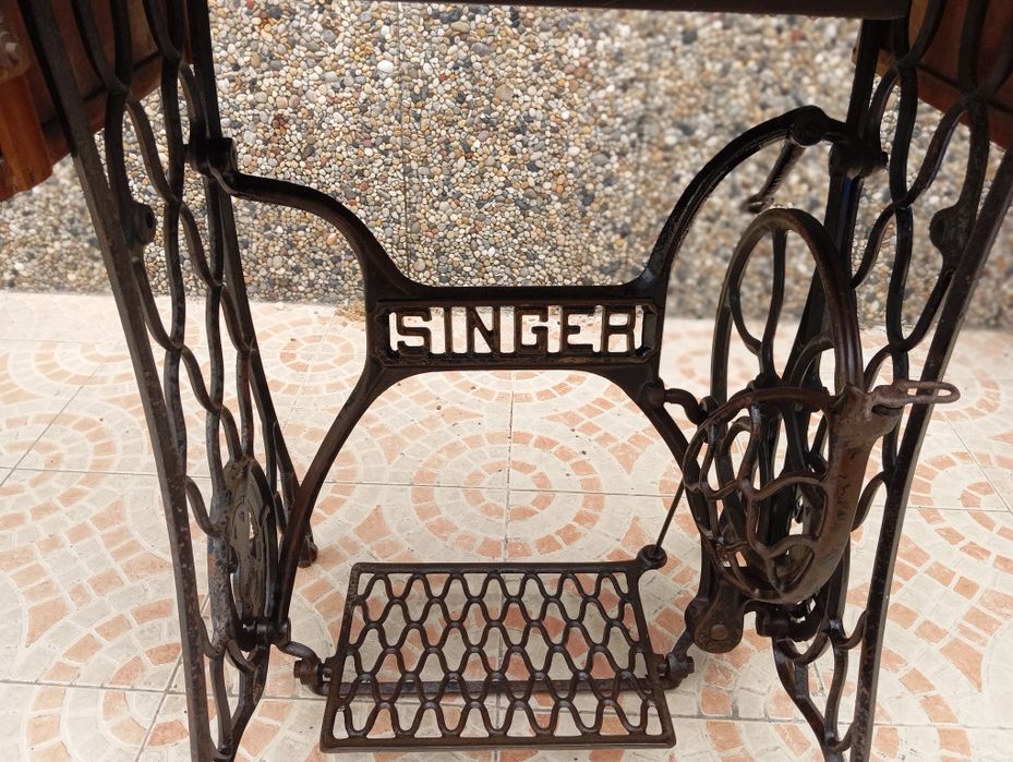 Máquina de costura Singer antiga