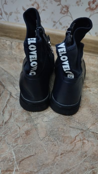 Дитячі  черевики