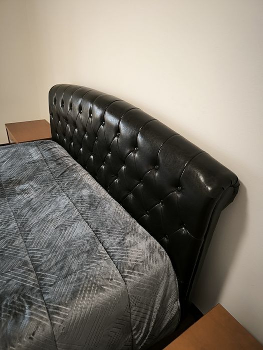 Cama casal como nova com estrado extra