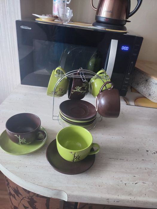 Набір чашок з підставкою