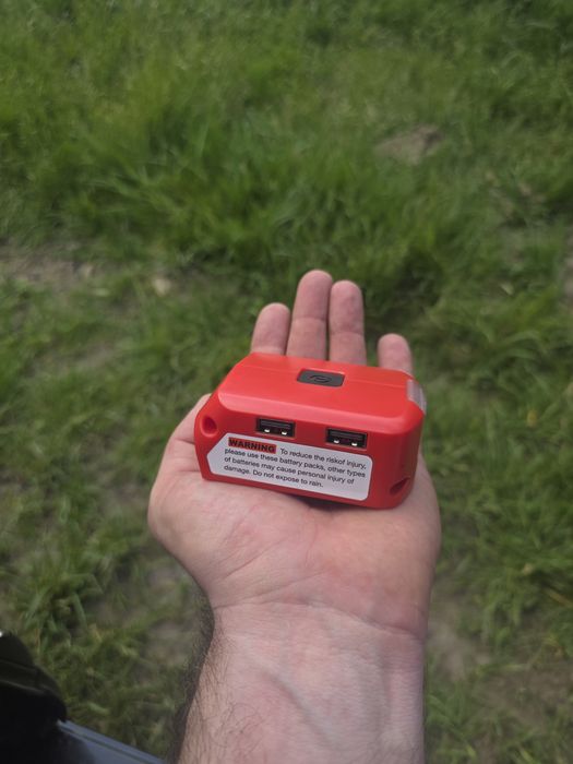 Адаптер для Milwaukee з двома виходами USB