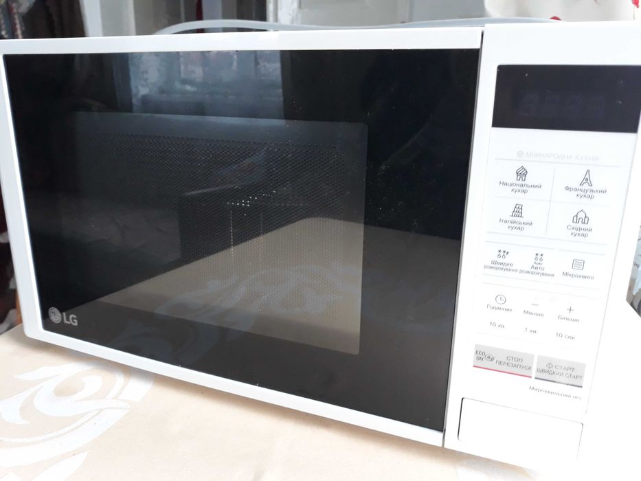 Мікрохвильова піч LG MS-2042-DY