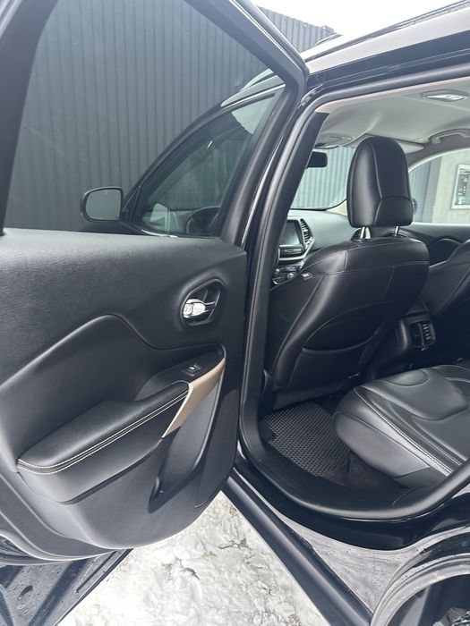 Продам Джип Черокі 2017р 4х4