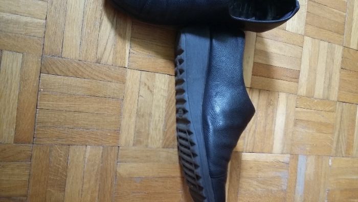 Czarne skórzane półbuty na koturnie Flexx 40,5