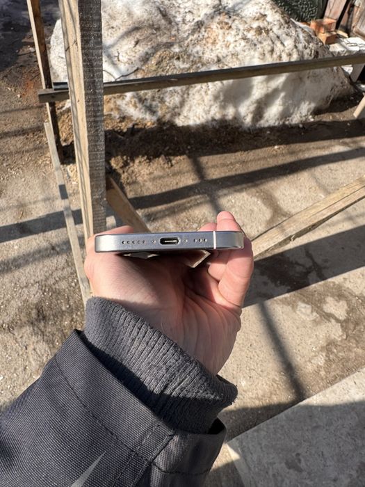 Продам Iphone 15pro 128gb