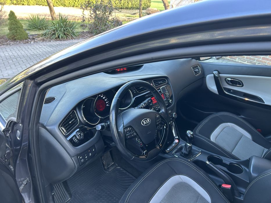 Kia ceed 1,6 crdi 110km super stan