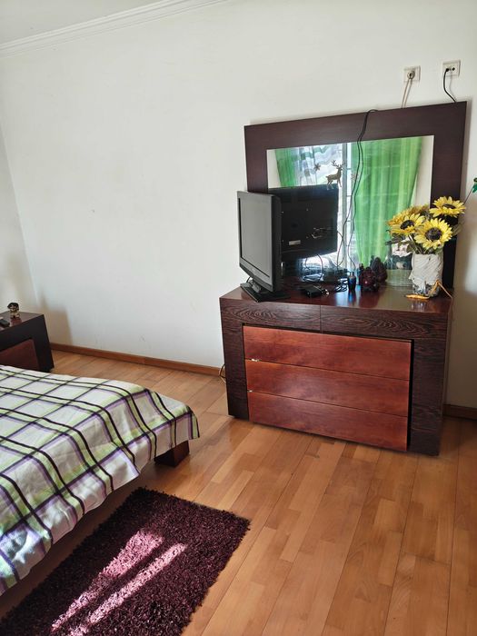 Quarto em Moradia no Feijó (Quinta do Chiado)