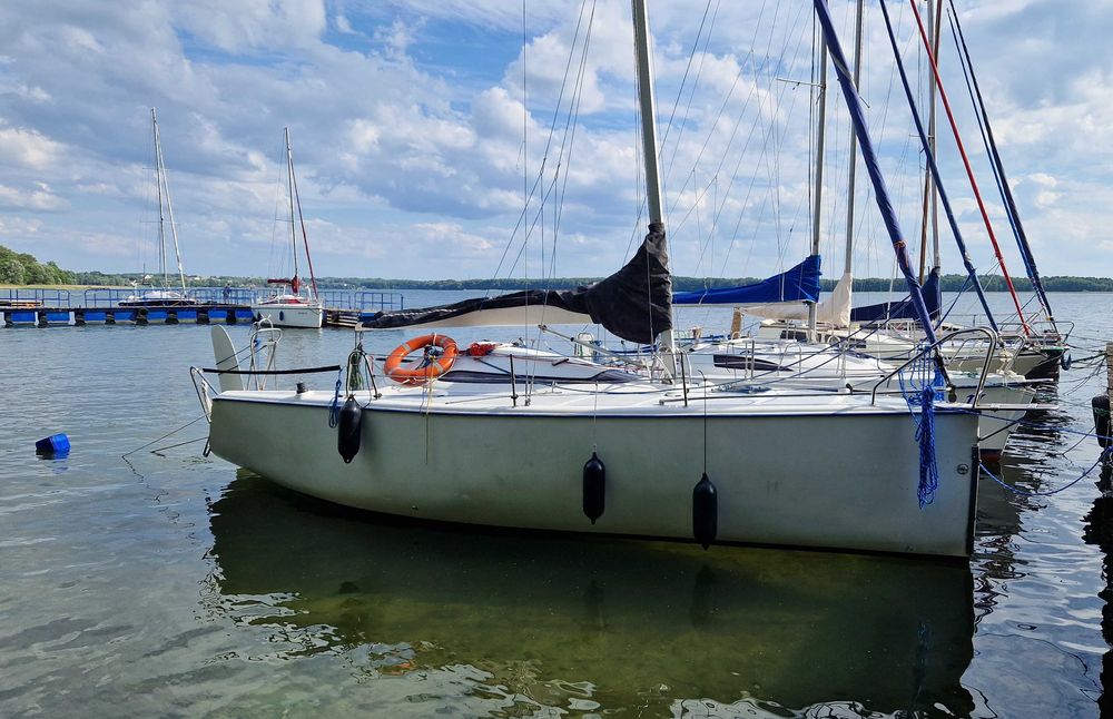 Czarter jachtu Czaplinek jezioro Drawsko 2026 - Twister 800