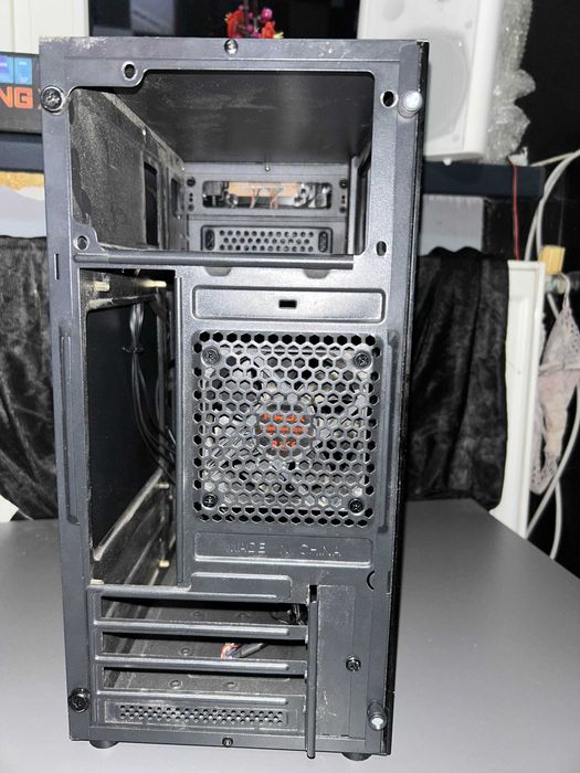 Obudowa Krux Trek KRX0015 Micro-ATX – dobry stan, gotowa do montażu