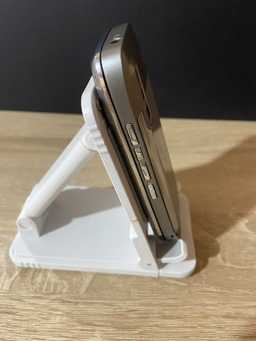 Мобильный телефон Nokia E75