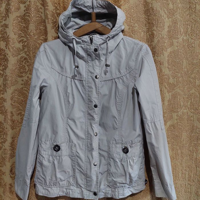 Легка ветровка favorites німеччина. розмір 46-48.