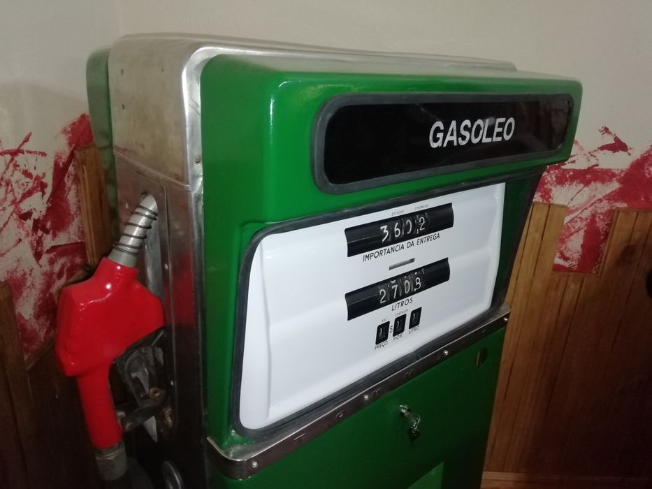 Bomba de gasóleo/gasolina antiga