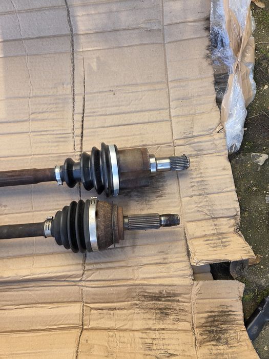 Półosie KIA RIO IV (YB) 1.0 T-GDI 120KM 49500H8200/49501H8200 KOMPLET