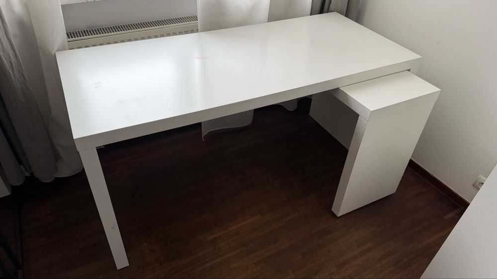 Biurko z wysuwanym blatem IKEA MALM