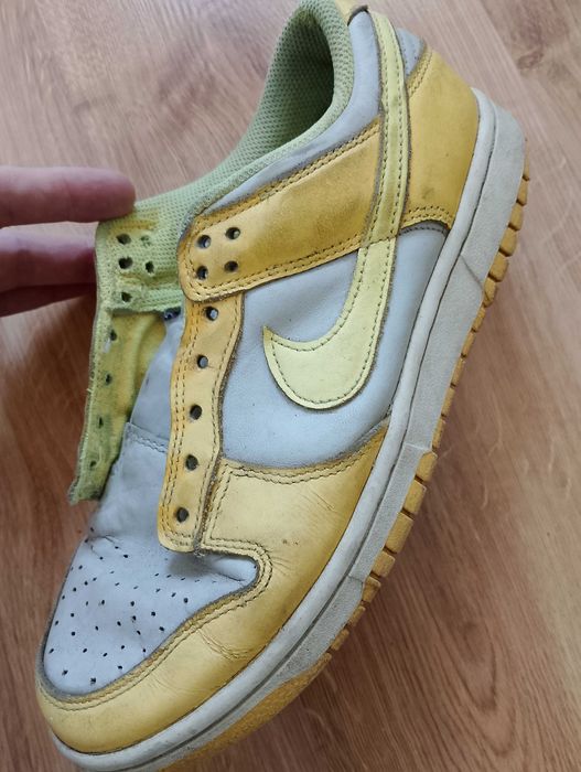 NIKE Dunk Low. Retro.