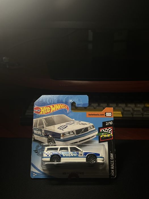 Volvo 840 hotwheels 2020