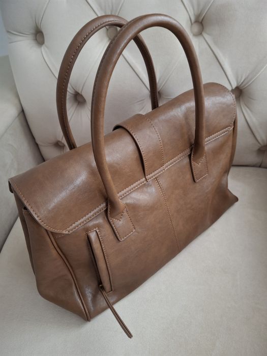 Сумка жіноча шкіряна.