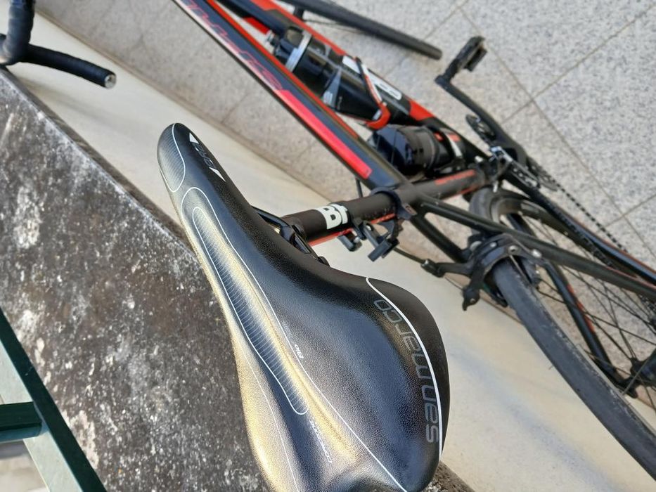 Bicicleta de estrada BH Sphene 105