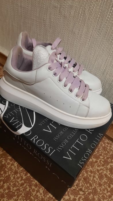 Кросовки кожа женские белые