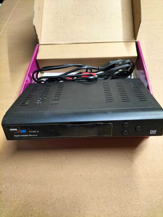 спутниковый ресивер Cosmosat 7100C БУ полный комплект