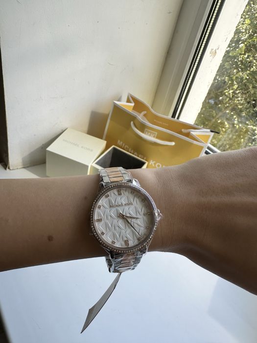 Часи годинник Michael Kors MK4667