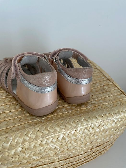 Sandálias menina Chicco